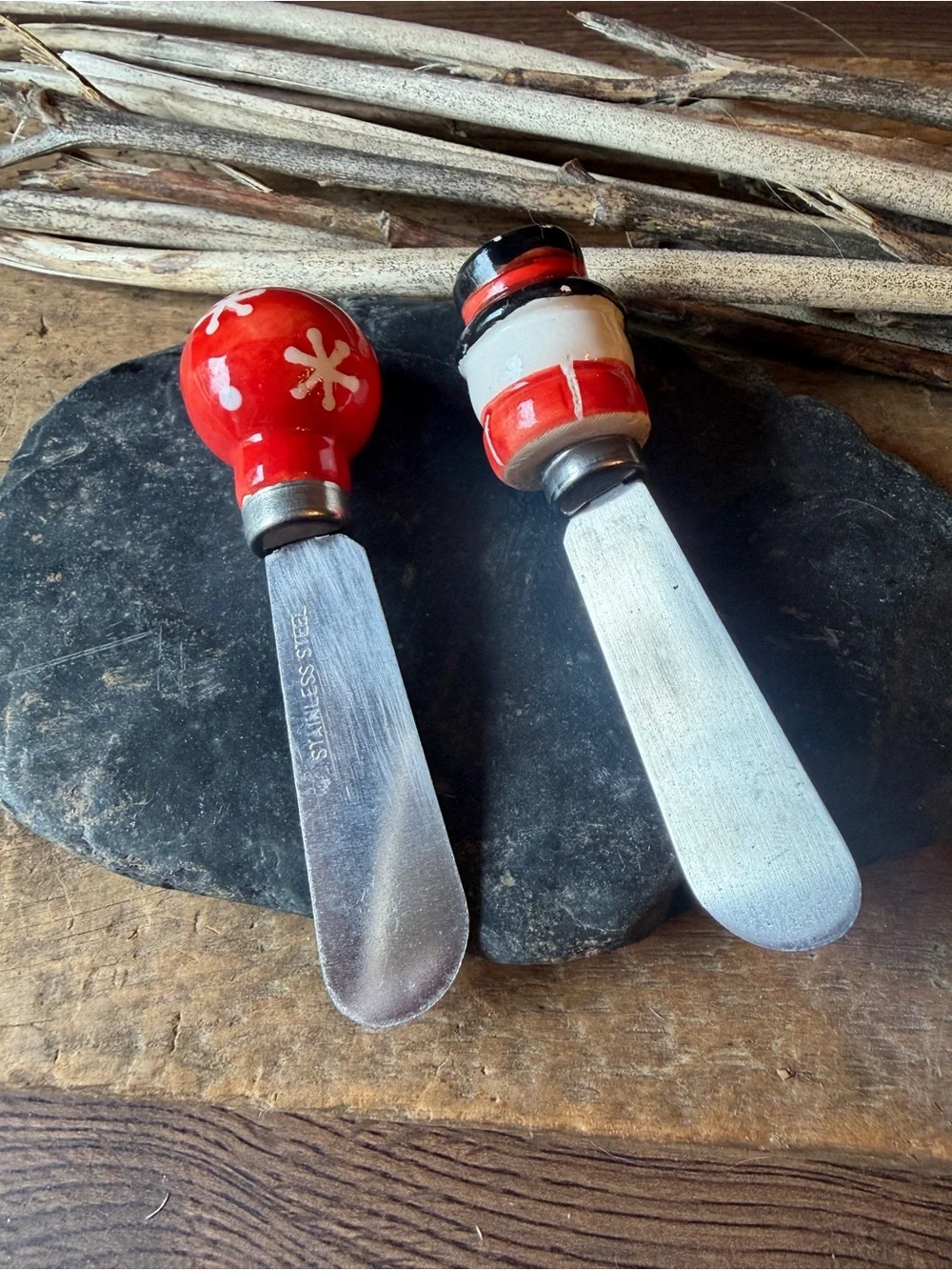 Vintage Christmas Cheese Spreaders Set of 2 Ceramic Snowman & Red Ornament EUC